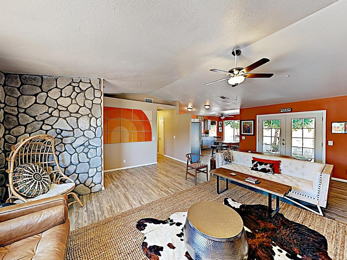 Rawhide Ranch - Walk To Pappy And Harriet'S With Hot Tub! Home Yucca Valley Exteriér fotografie
